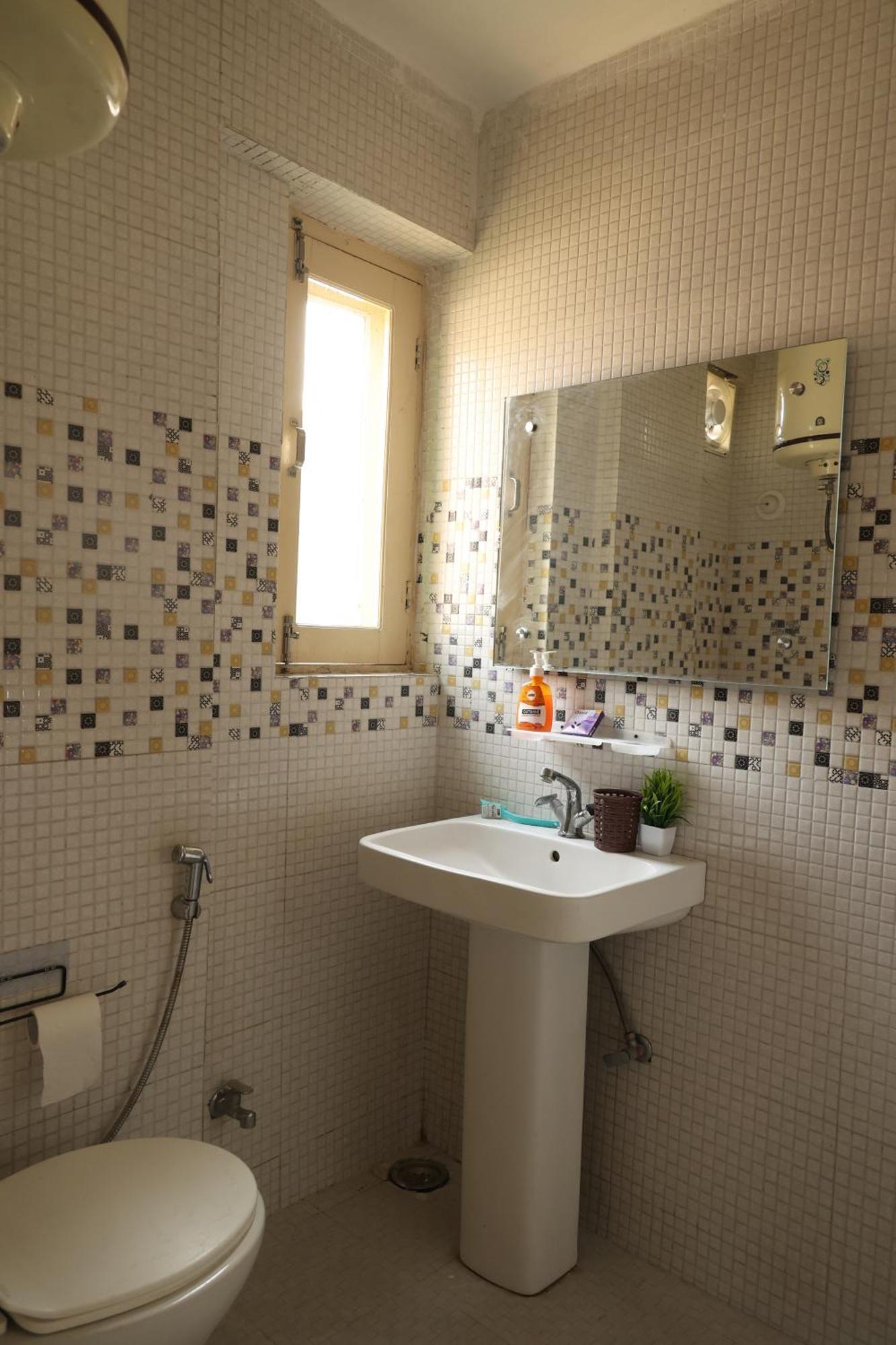 Khwaab Gah By The Khayabaan-Homestay Apartments Fully Furnished With Functional Kitchen, Wifi & Parking In City Centre Srīnagar Kültér fotó